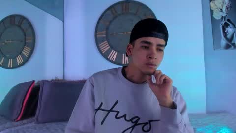 Snapshot of mike_0233 chatting on December 29, 3:11 am Mike 0233 online show from December 29, 3:11 am