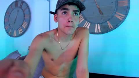 Snapshot of mike_0233 chatting on January 3, 7:06 am Mike 0233 online show from January 3, 7:06 am