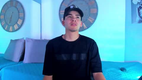 Snapshot of mike_0233 chatting on January 8, 4:02 am Mike 0233 online show from January 8, 4:02 am