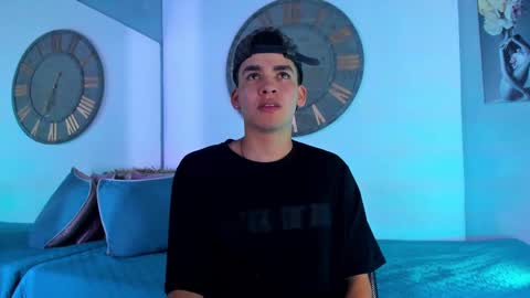 Snapshot of mike_0233 chatting on January 9, 3:58 am Mike 0233 online show from January 9, 3:58 am