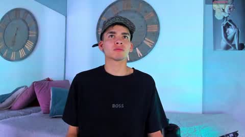 Snapshot of mike_0233 chatting on January 17, 3:34 am Mike 0233 online show from January 17, 3:34 am