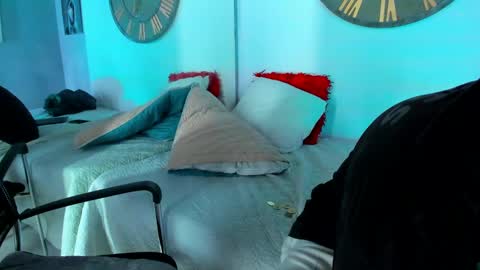 Snapshot of mike_0233 chatting on January 19, 7:36 am Mike 0233 online show from January 19, 7:36 am