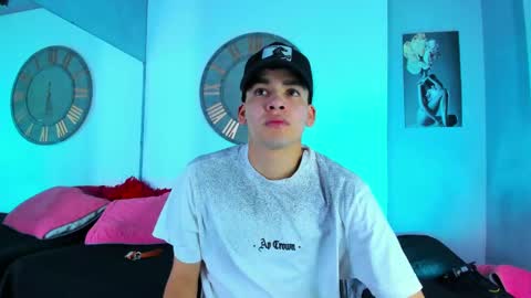 Snapshot of mike_0233 chatting on January 21, 4:32 am Mike 0233 online show from January 21, 4:32 am