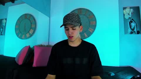 Snapshot of mike_0233 chatting on January 24, 3:32 am Mike 0233 online show from January 24, 3:32 am