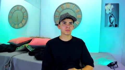 Snapshot of mike_0233 chatting on January 28, 4:39 am Mike 0233 online show from January 28, 4:39 am