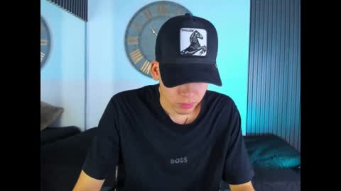 Snapshot of mike_0233 chatting on January 29, 4:05 am Mike 0233 online show from January 29, 4:05 am