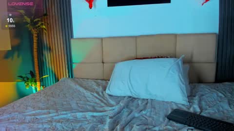 Snapshot of mike_0233 chatting on February 19, 7:39 am Mike 0233 online show from February 19, 7:39 am