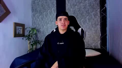 Snapshot of mike_0233 chatting on September 9, 4:45 am Mike 0233 online show from September 9, 4:45 am