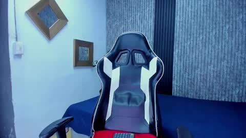 Snapshot of mike_0233 chatting on October 29, 4:26 am Mike 0233 online show from October 29, 4:26 am