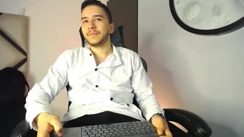 Mike  online show from December 3, 11:52 am