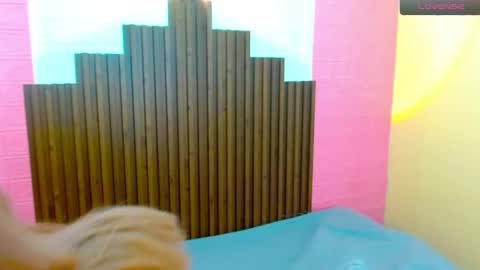 Snapshot of mike_nour chatting on December 14, 9:35 pm IM MIKE online show from December 14, 9:35 pm