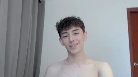 Snapshot of mikebelf4 chatting on October 31, 3:40 am Mikebelf4 online show from October 31, 3:40 am