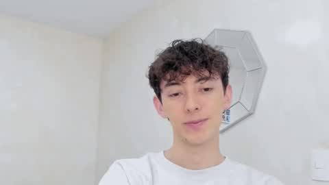 Snapshot of mikebelf4 chatting on December 15, 9:52 pm Mikebelf4 online show from December 15, 9:52 pm