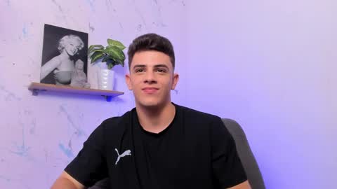 Snapshot of mikecooper_ chatting on December 17, 4:23 am Mike Cooper online show from December 17, 4:23 am