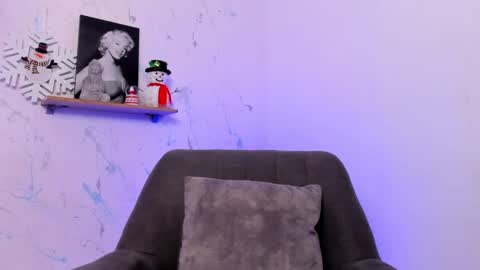 Snapshot of mikecooper_ chatting on December 31, 5:22 am Mike Cooper online show from December 31, 5:22 am