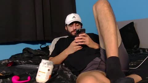 Snapshot of mikehawk1589 chatting on December 8, 7:58 am mikehawk1589 online show from December 8, 7:58 am