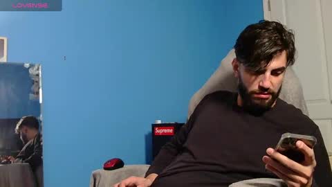 Snapshot of mikehawk1589 chatting on January 6, 9:08 am mikehawk1589 online show from January 6, 9:08 am