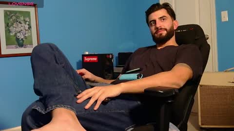 Snapshot of mikehawk1589 chatting on January 10, 8:07 am mikehawk1589 online show from January 10, 8:07 am