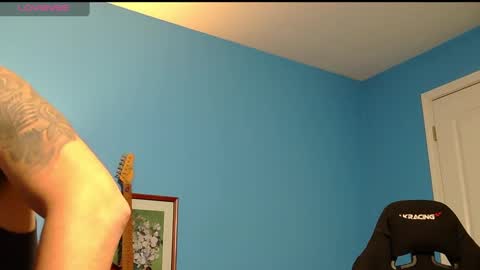 Snapshot of mikehawk1589 chatting on January 28, 6:38 am mikehawk1589 online show from January 28, 6:38 am