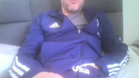 Snapshot of mikehockishuge9 chatting on March 2, 1:49 pm mikehockishuge9 online show from March 2, 1:49 pm