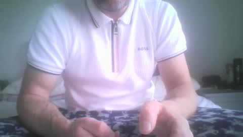 Snapshot of mikehockishuge9 chatting on September 27, 9:36 am mikehockishuge9 online show from September 27, 9:36 am