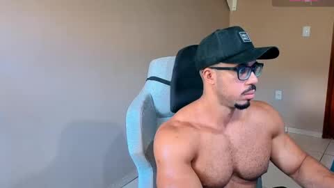 Snapshot of mikehotk chatting on October 23, 1:10 pm mikehotk online show from October 23, 1:10 pm