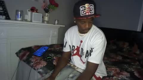 Snapshot of mikejones1415 chatting on November 16, 11:43 pm mike jones online show from November 16, 11:43 pm