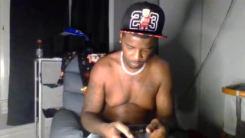 Snapshot of mikejones1415 chatting on December 22, 1:57 am mike jones online show from December 22, 1:57 am