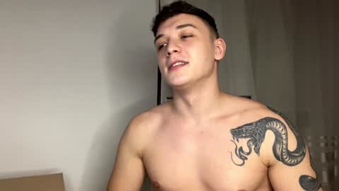 Snapshot of mikelaur chatting on December 18, 7:08 pm MikeLaur online show from December 18, 7:08 pm