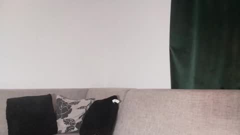 Snapshot of mikelaur chatting on September 25, 6:00 pm MikeLaur online show from September 25, 6:00 pm