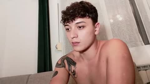 Snapshot of mikelaur chatting on October 6, 6:05 pm MikeLaur online show from October 6, 6:05 pm