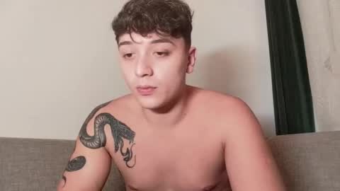 Snapshot of mikelaur chatting on October 31, 7:37 pm MikeLaur online show from October 31, 7:37 pm