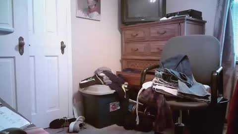 Snapshot of mikewulds chatting on November 22, 2:49 pm Mike online show from November 22, 2:49 pm