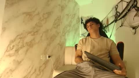 mikey_banji online show from November 3, 1:01 pm