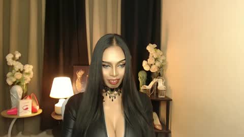 Mistress MikeyAlawi online show from January 12, 9:30 am