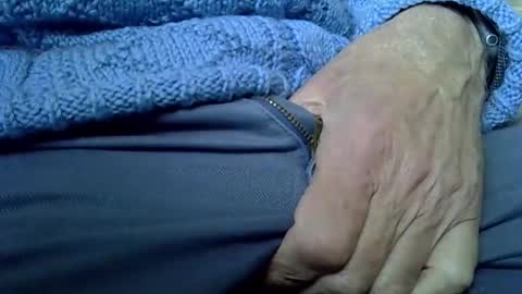 Snapshot of mikeybed chatting on November 25, 1:00 pm mikeybed online show from November 25, 1:00 pm