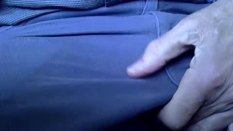 Snapshot of mikeybed chatting on November 26, 9:54 am mikeybed online show from November 26, 9:54 am