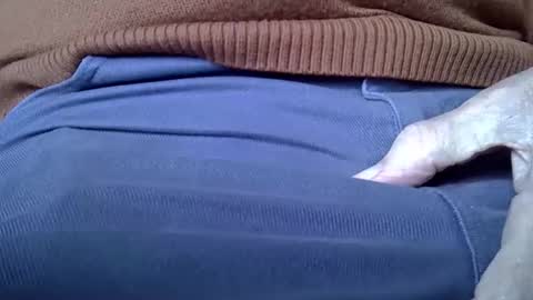 Snapshot of mikeybed chatting on December 2, 1:50 pm mikeybed online show from December 2, 1:50 pm