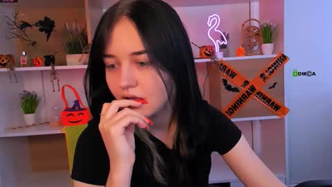 Snapshot of miki_ti chatting on October 30, 9:22 am miki_ti online show from October 30, 9:22 am