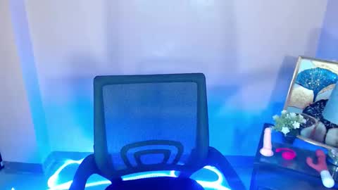 mikmik_99 online show from January 10, 6:37 am