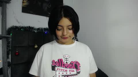 Snapshot of mikoto_urab chatting on December 17, 7:15 pm Mikoto Urb online show from December 17, 7:15 pm