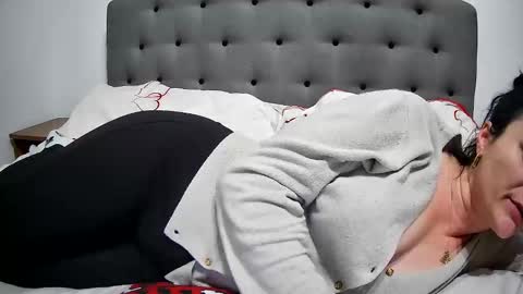 Mikyloveu online show from February 21, 7:43 pm