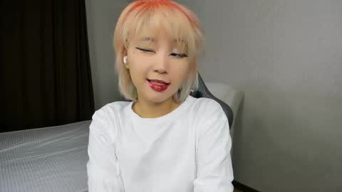 Snapshot of mil_waves chatting on November 27, 12:40 pm mil_waves online show from November 27, 12:40 pm