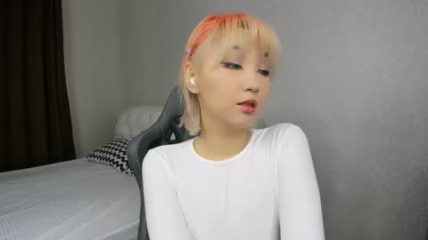 Snapshot of mil_waves chatting on November 28, 12:52 pm mil_waves online show from November 28, 12:52 pm