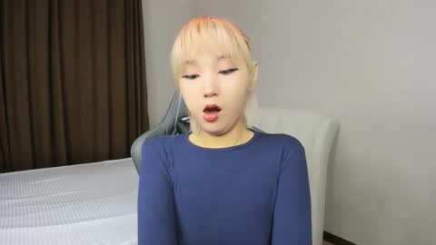 Snapshot of mil_waves chatting on November 29, 1:03 pm mil_waves online show from November 29, 1:03 pm