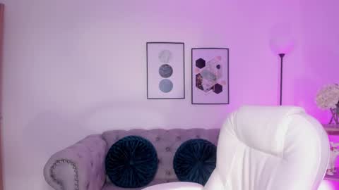 Snapshot of mila_blaze chatting on November 2, 2:47 am mila_blaze online show from November 2, 2:47 am