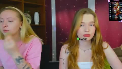 Snapshot of mila_glow chatting on June 1, 6:42 pm mila_glow online show from June 1, 6:42 pm