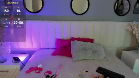 Snapshot of mila_hank chatting on November 8, 12:16 pm mila_hank online show from November 8, 12:16 pm