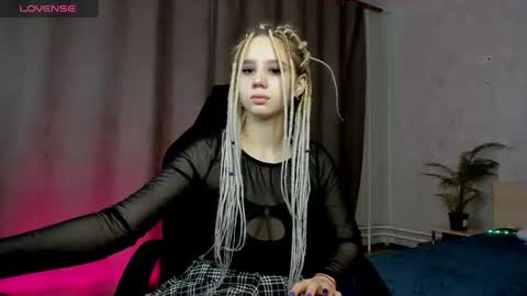 Snapshot of mila_kinor chatting on December 26, 7:13 am mila_kinor online show from December 26, 7:13 am