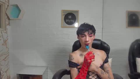 Snapshot of mila_leon chatting on October 1, 3:12 am Mila online show from October 1, 3:12 am